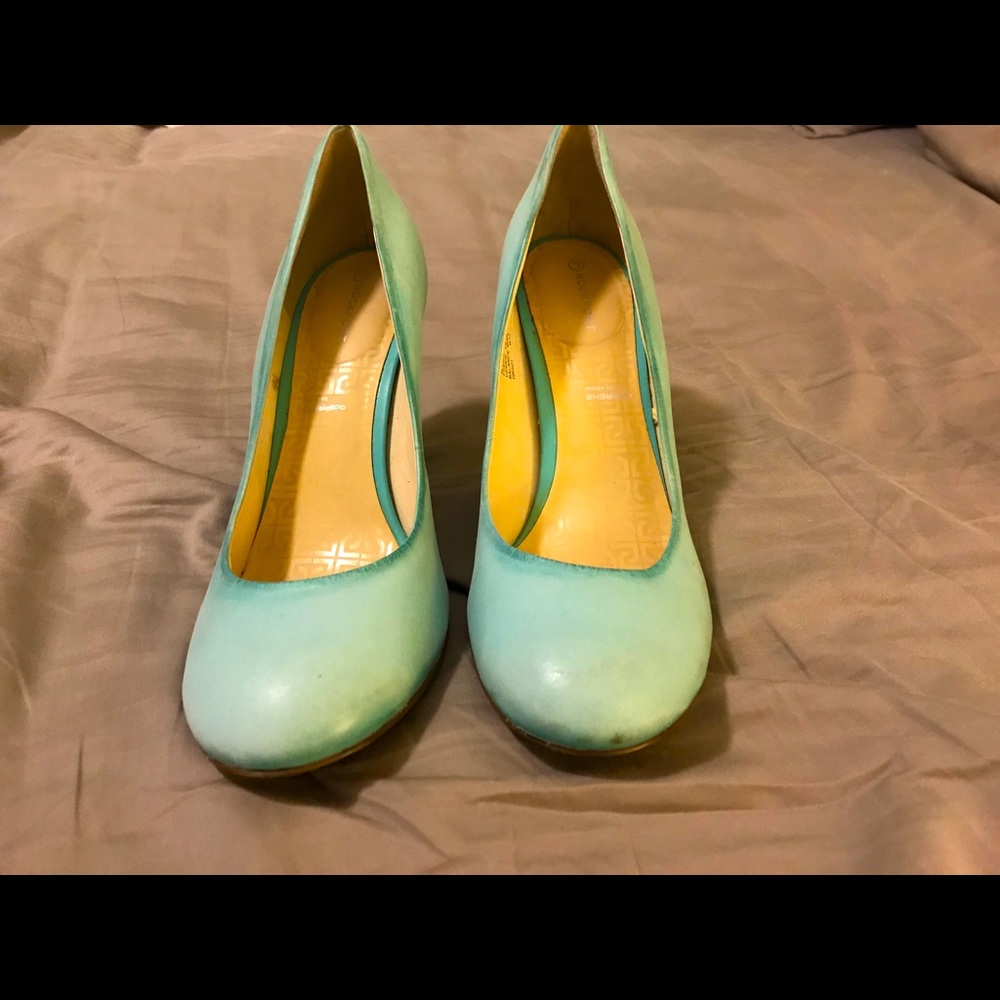 Lightened blue heels - super comfy